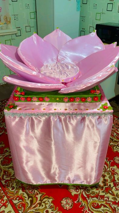 Лотус гүлі 1 жасқа тегин емес