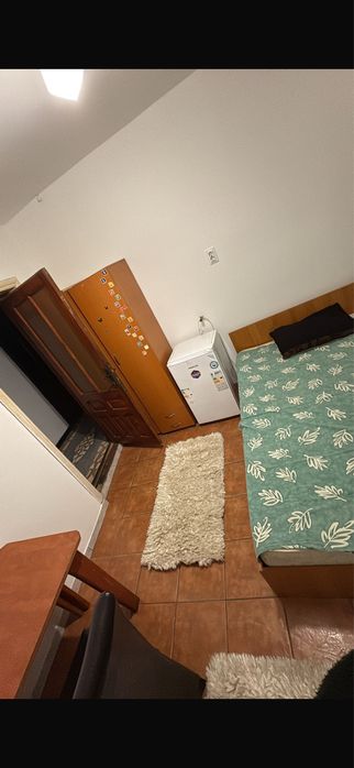 Inchiriez camera privata dar cu baia bucătăria comun centru iasi P.F.