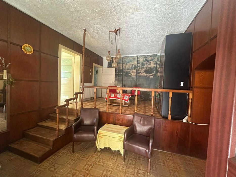 Oportunitate Unică în Zona Central –Casă Spațioasă+Garsonieră+2 Garaje