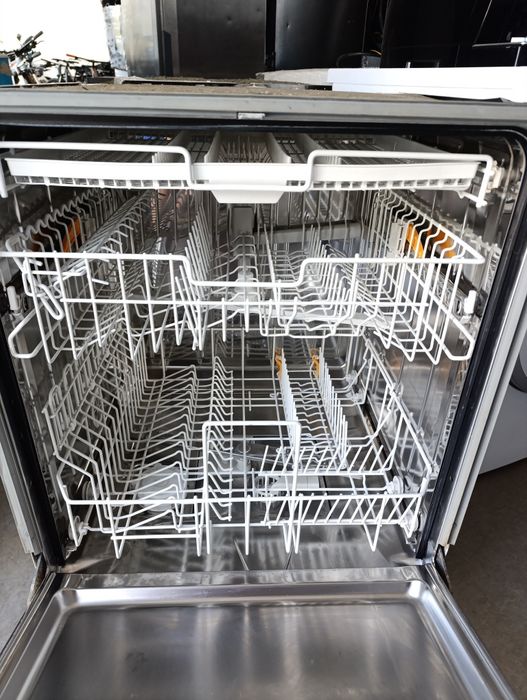 Съдомиялна за вграждане Miele XXL