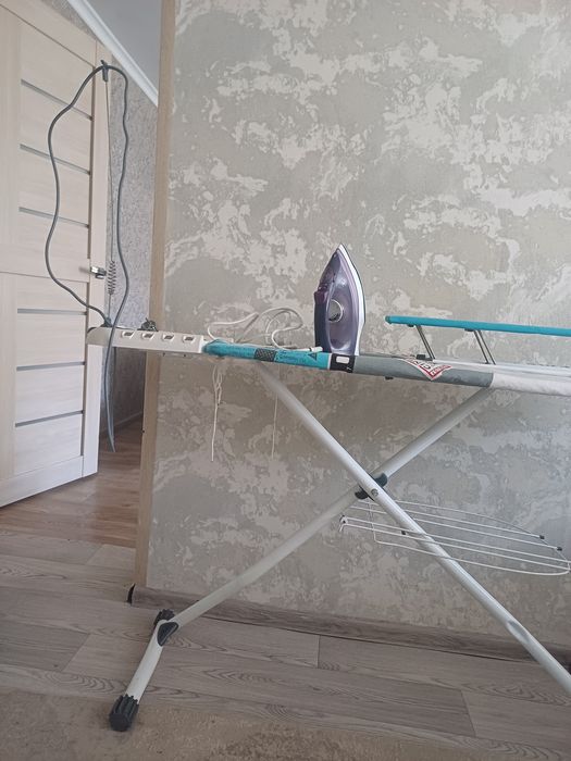 Продаётся утюг +доска для гладения