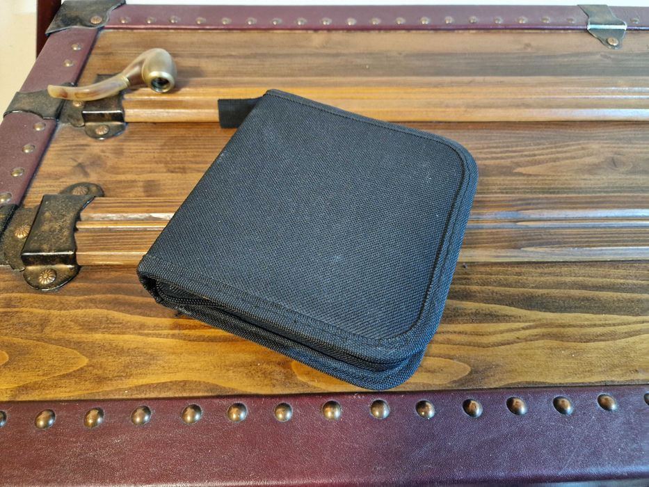 Oferta! Mapa / carcasa pentru CD-uri / DVD-uri. 3 bucati. Spatiu 84