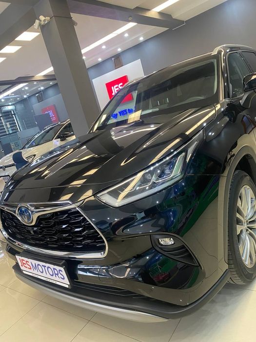 Toyota Highlander Limited E-Four