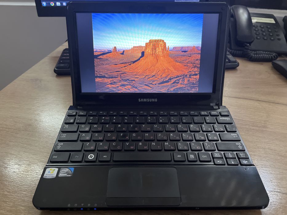Мини ноутбук Samsung NC-110