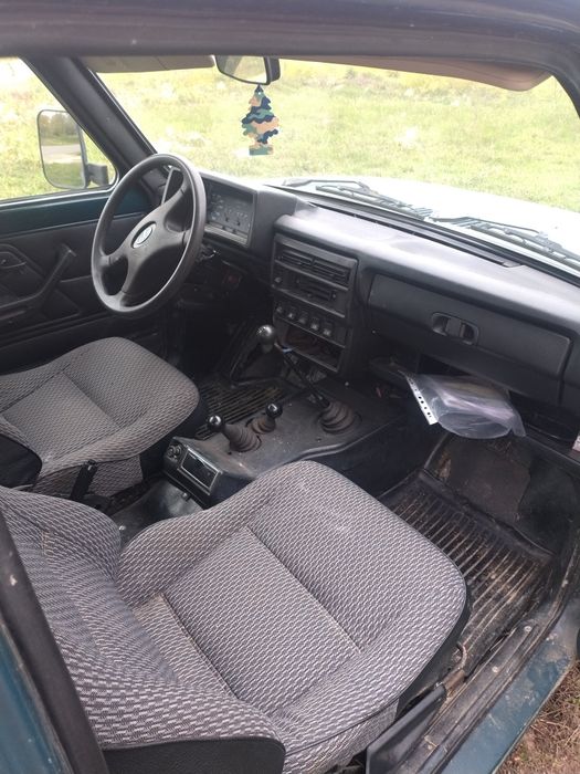 Lada niva 1.7 benzină din 2003 an