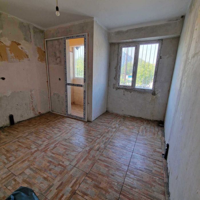 Продава се Тристаен апартамент в Димитровград - 86 кв.м за 653 €/кв.м - Снимка #1