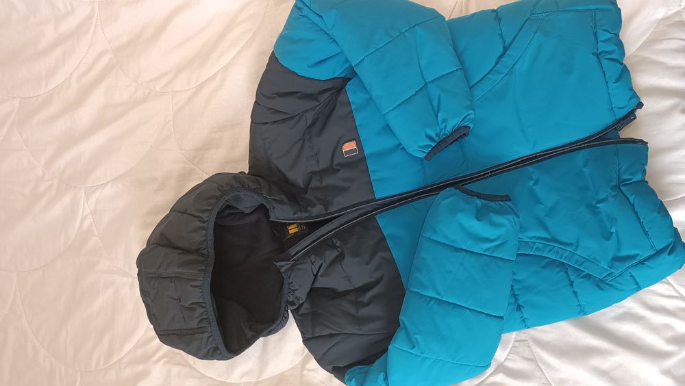 Продам куртку на мальчика next