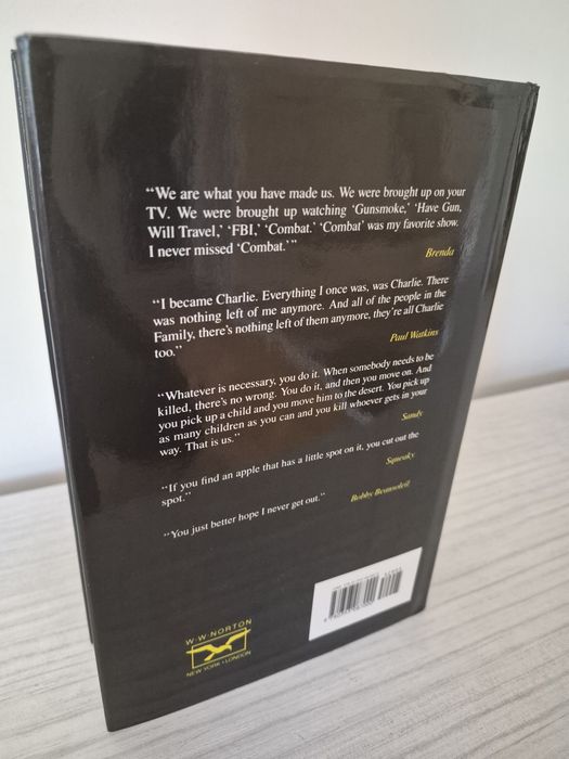 Книга - Helter skelter / Хелтър Скелтър - Винсънт Буглиоси, Чарлс Менсън, криминална, документална