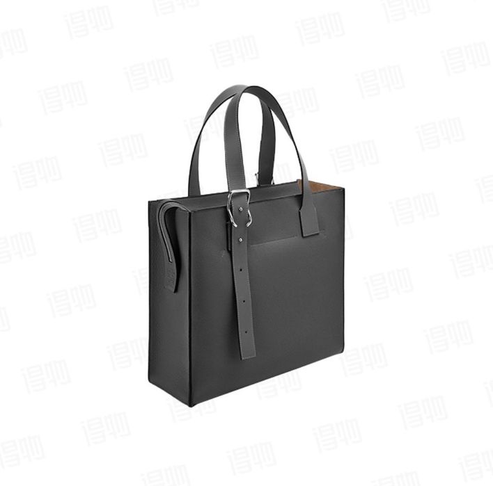 Вместителтный шопер от LOEWE