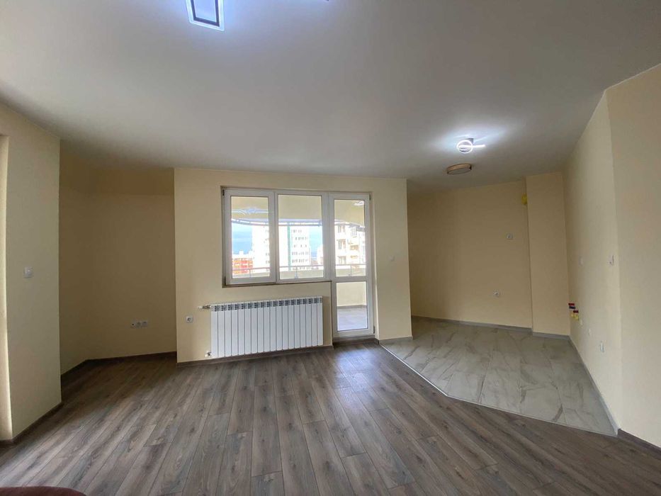 Продава се Тристаен апартамент в Бургас, Зорница - 130 кв.м за 1850 €/кв.м - Снимка #4
