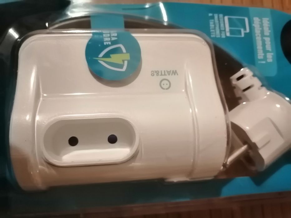 Туристически адаптер /2 usb