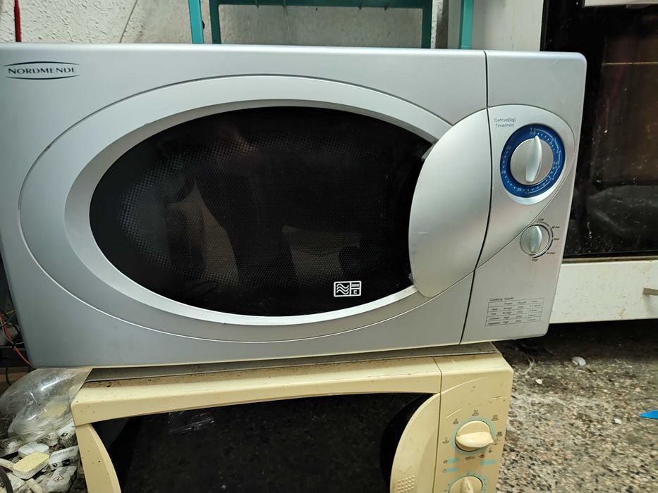 Сервизирана микровълнова с три месеца гаранция