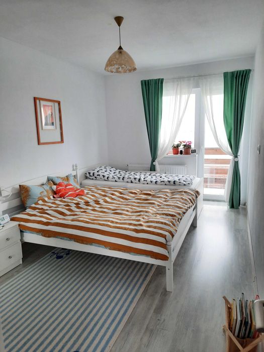 Vand casa gata de locuit, situata in Cartier Izvor, cu teren