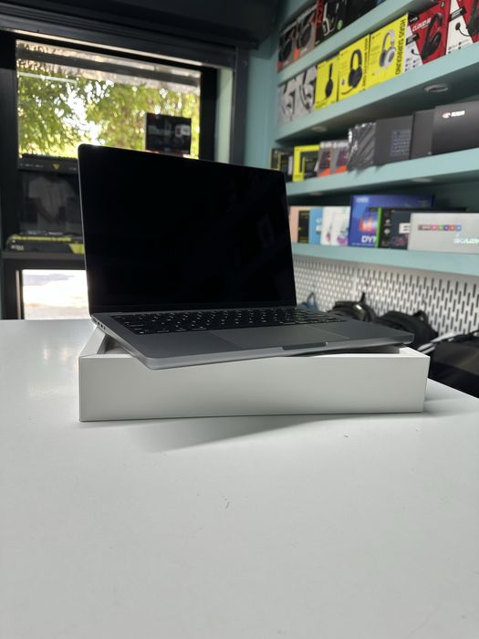 MacBook pro 14 M3 8/512 3 циклов зарядки