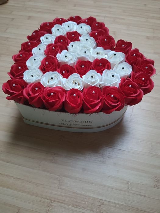 Aranjamente din trandafiri de săpun parfumați