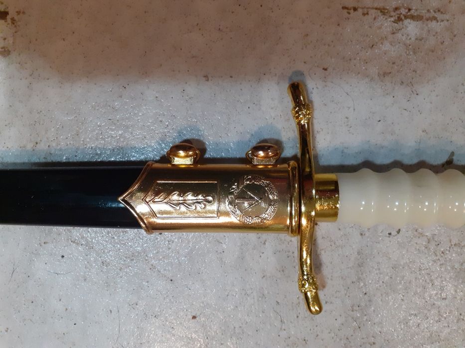 Красив кортик,кама,кинжал,нож