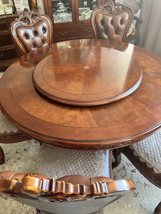 Стол круглый с 6 стульями