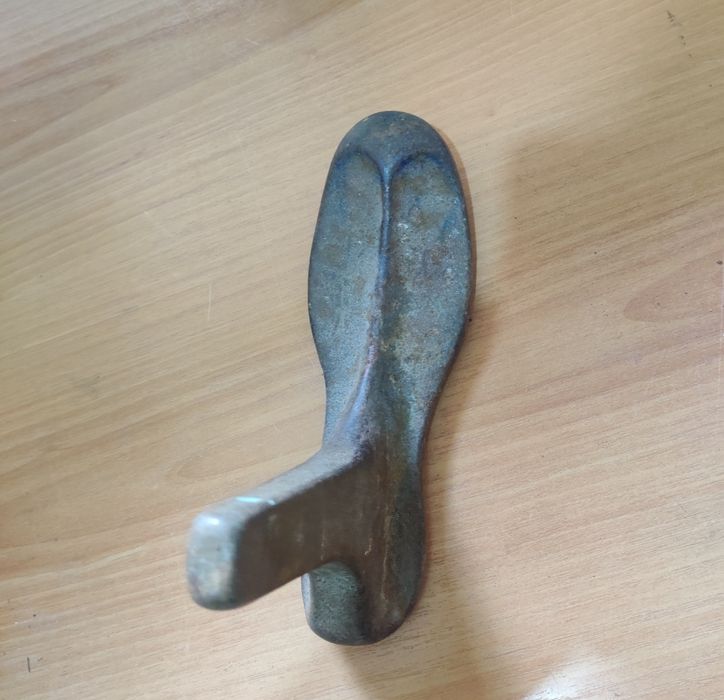 Продаю сапожную лапу