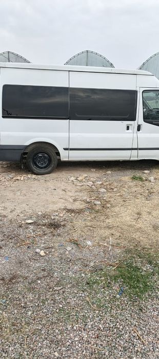 Ford transit sotiladi