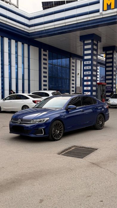 •Volkswagen E-Bora 2019•