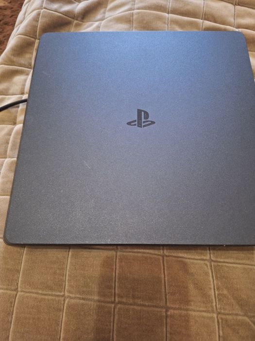 Сони плейстейшен ps 4 продам.