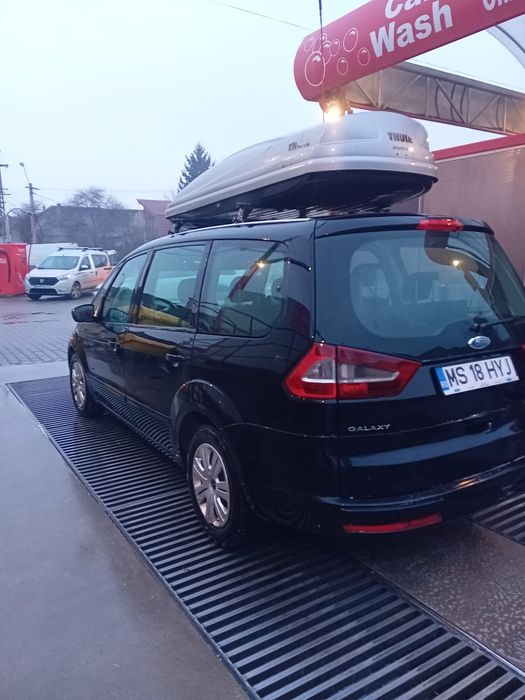 Vand Ford Galaxy 7 locuri, inmatriculat de 2 ani