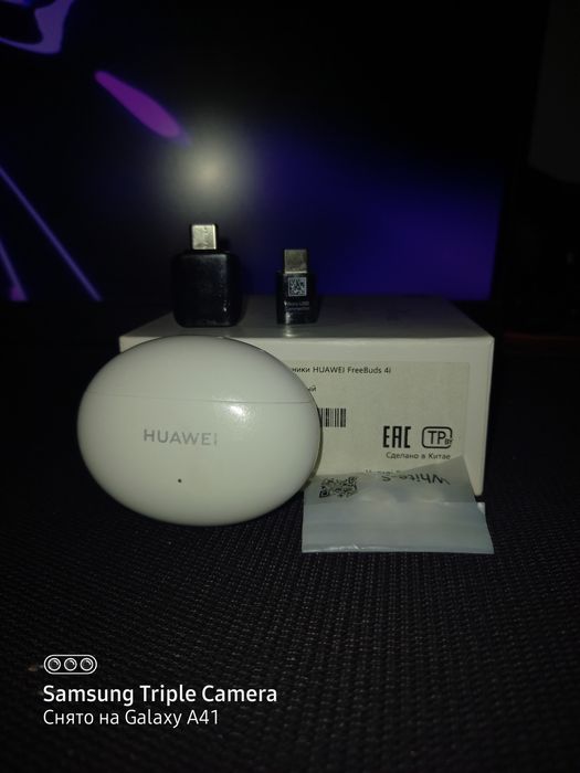 Наушники Huawei  хорошом качестве