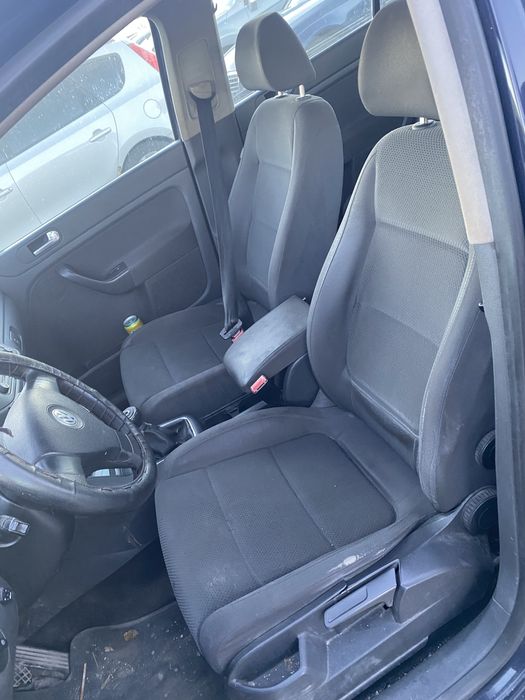 Фолксваген голф 5 плюс  1.6 бензин 102кс на части