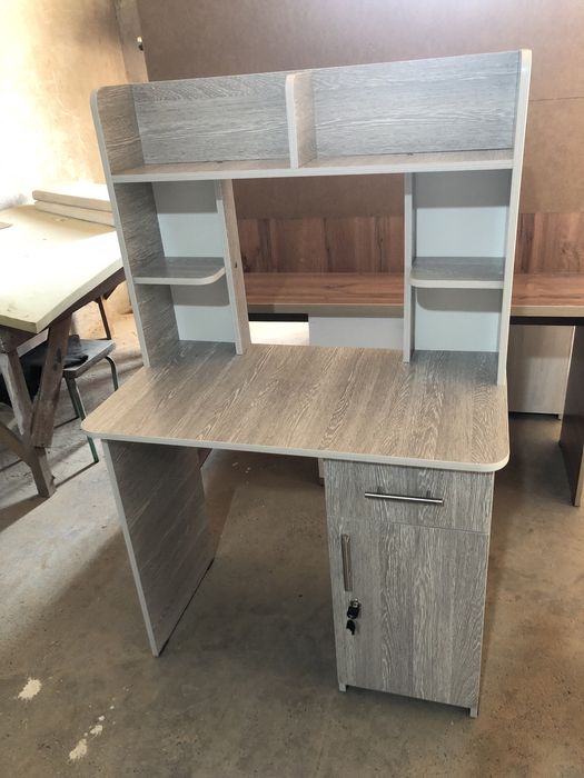 Письменный стол