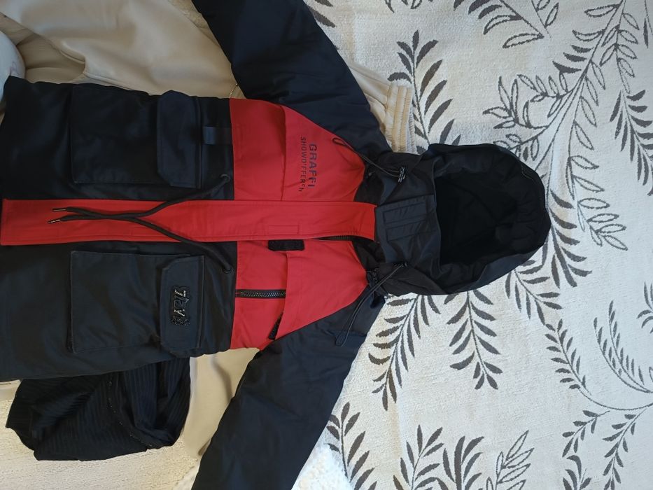 Продам зимнюю куртку на девочку