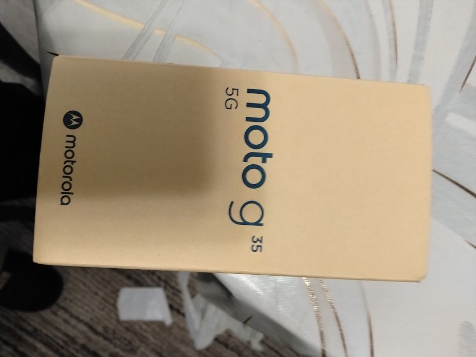 Моторола, чисто нова с две години  гаранция