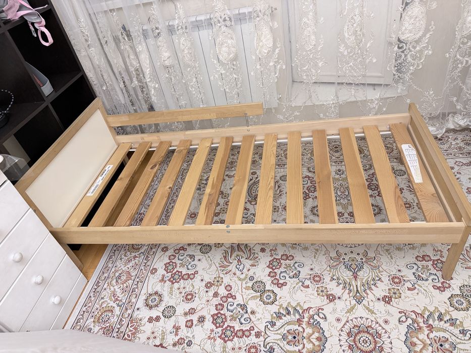 Продам Кровать Икеа серия Сниглар