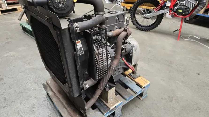 Motor complet Perkins 403C-15 - Piese motor Perkins