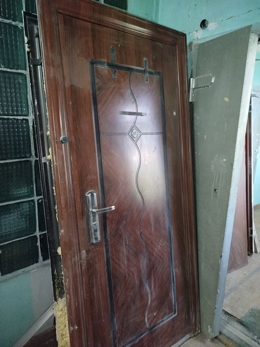 Продам железный дверь