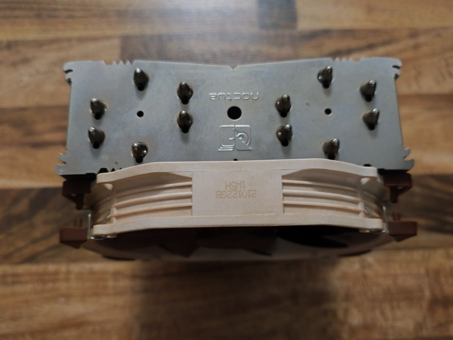 Noctua NH-U14S кулер для процессора .