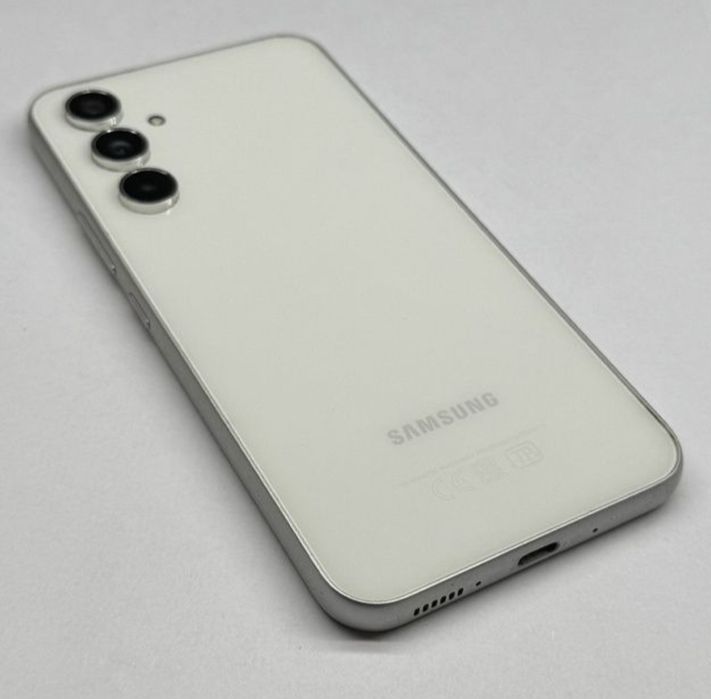 Samsung A54 5G sotiladi holati yangi turibdi