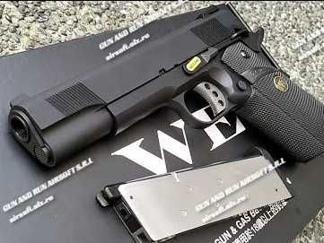 Pistol Airsoft (MODIFICAT 5J!) Co2 Semi-Auto din FIER si ABS