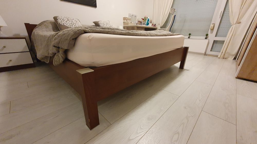 Спалня 200/160 с матрак и нощни шкафчета