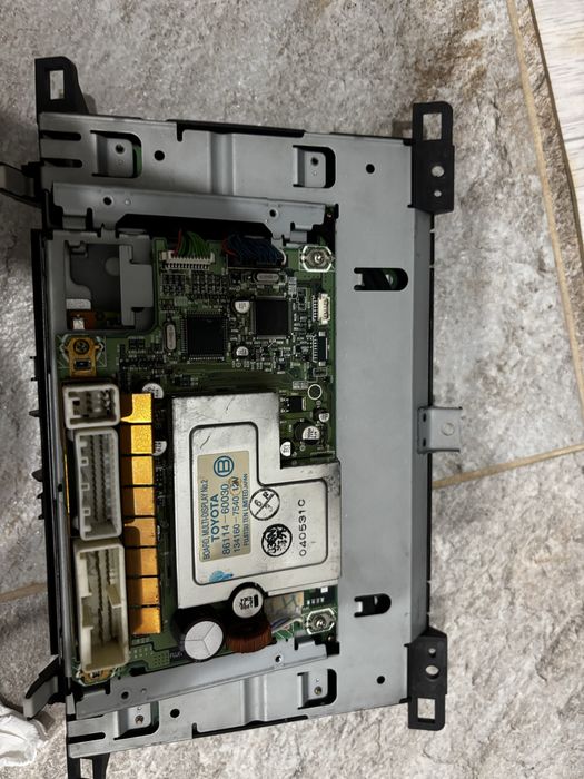 Манитор на лексус 470 в харошем состаяние