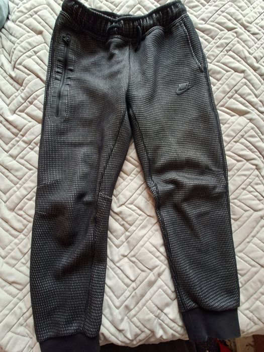 Pantaloni Nike tech