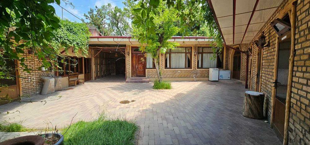 Кафе Сюрприз. 5,6 сот. Ул. Олмачи 14. Рядом Бек. Боло Ховуз. У Бабушки