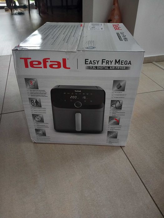 Vând:Friteuza Tefal Easy Fry Mega EY855BE0
