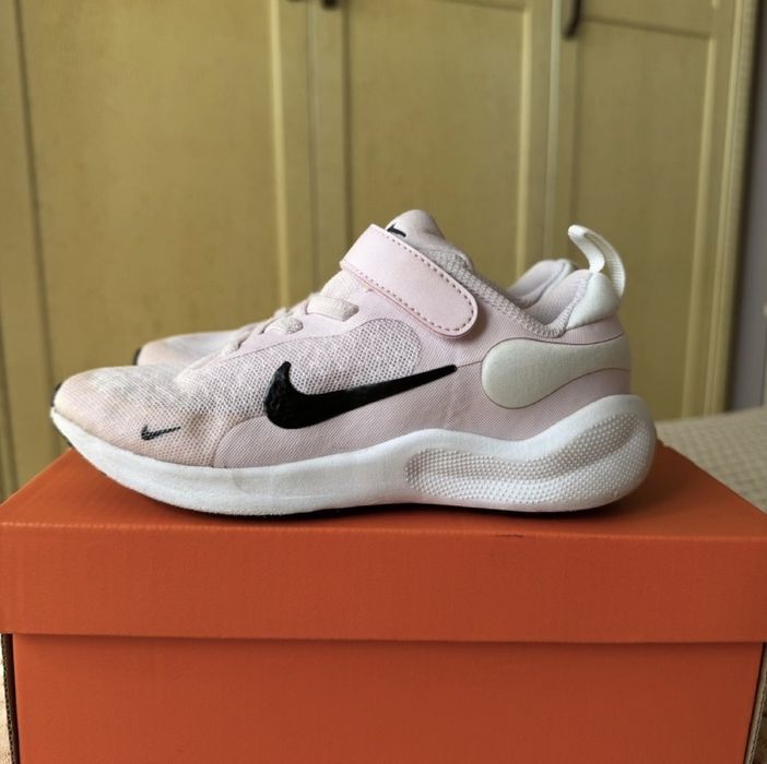Nike Revolution 7 Younger Kids Shoes Найк детски маратонки момиче