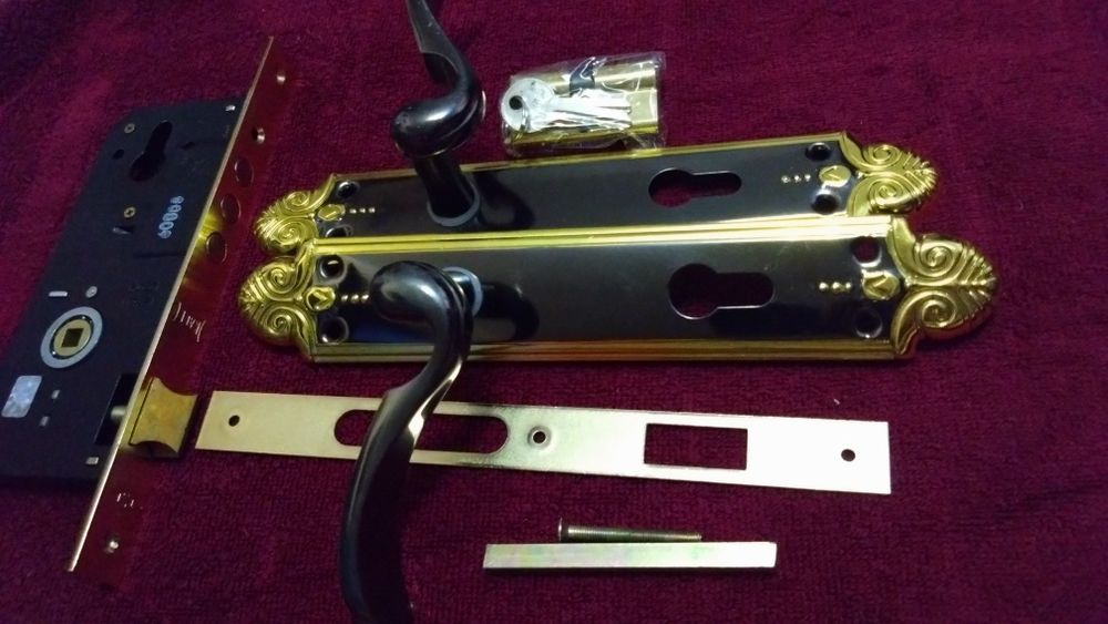 Broasca completa pentru ușă