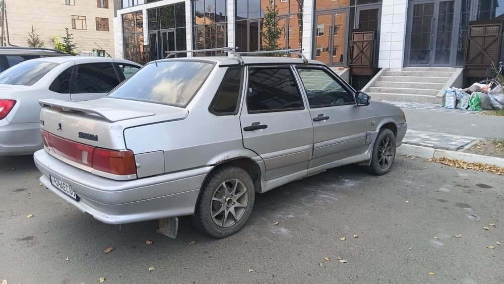 Машина на ходу Лада 2115