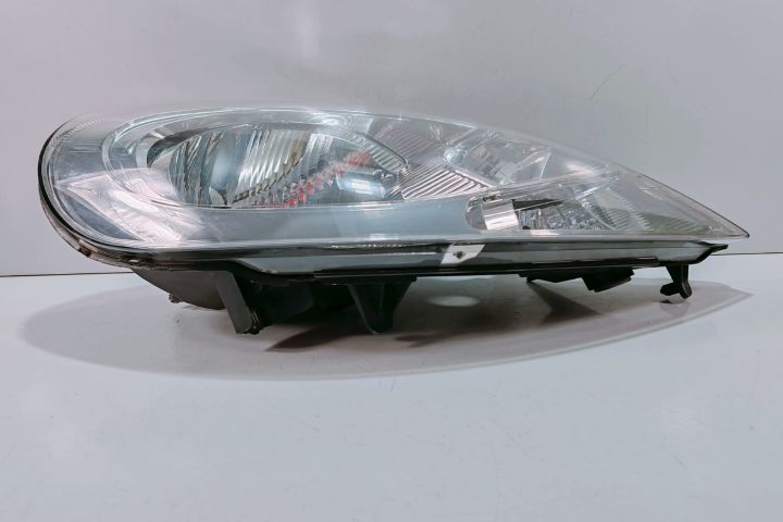 Far  Dreapta  8200701356 / 93859830 Nissan Primastar prima generatie