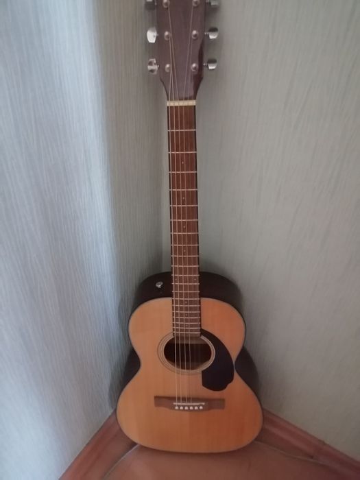 Продам гитару Fender