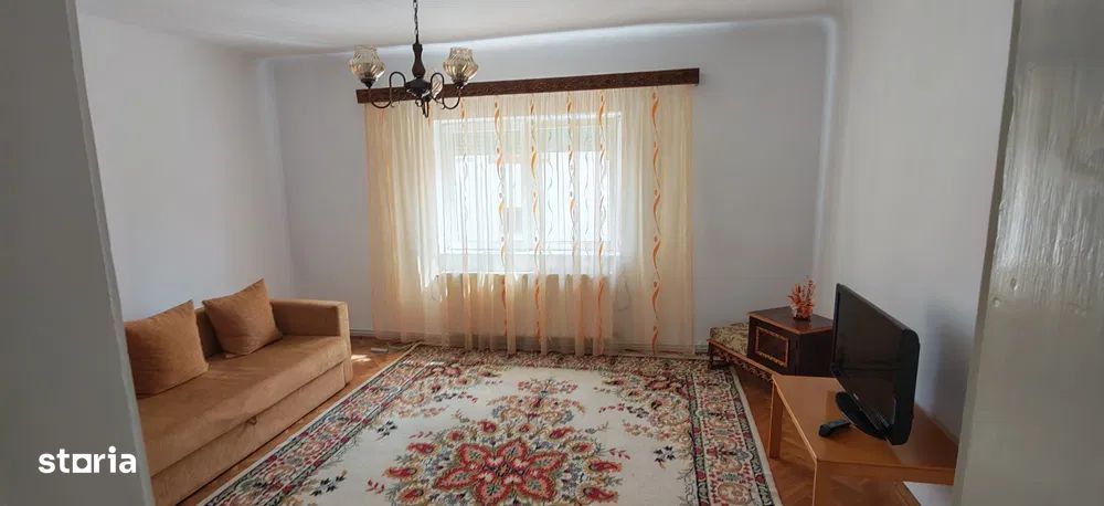 Casa 3 camere de inchiriat