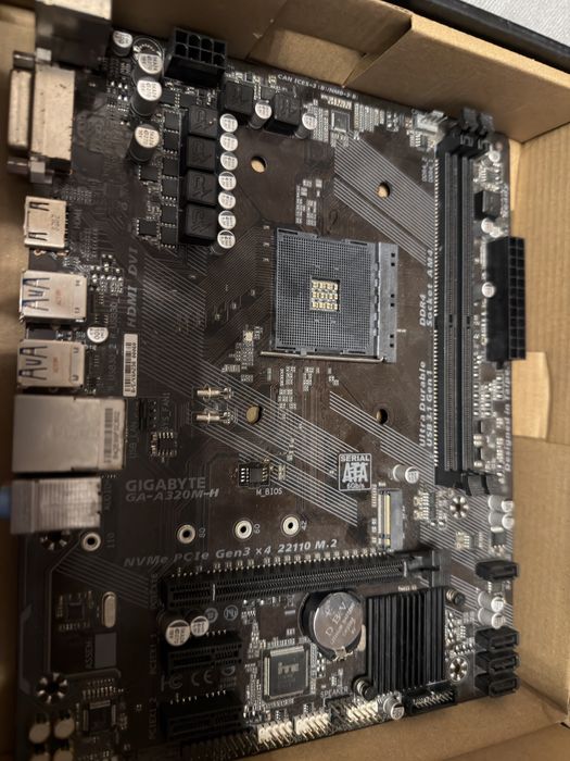 Материнская плата