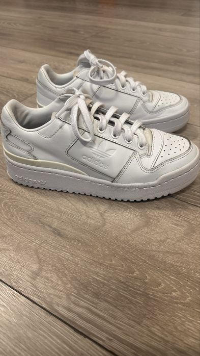 Естесвена кожа кецове Adidas Forum bold